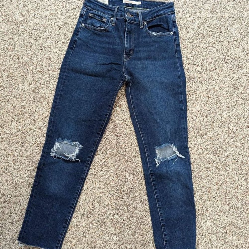LEVIS: 721 Distressed High Rise Skinny Jean